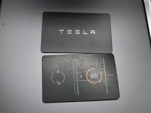 Used 2023 Tesla Model Y Performance image 32