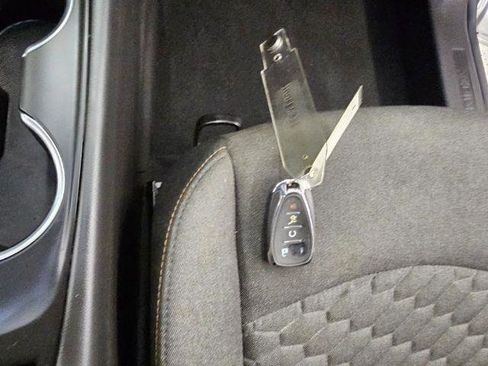 Used 2021 Chevrolet Equinox LT w/ Driver Convenience Package AWD/4WD image 22