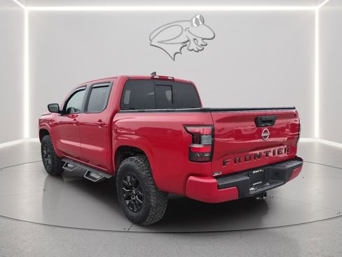 Used 2022 Nissan Frontier SV image 3