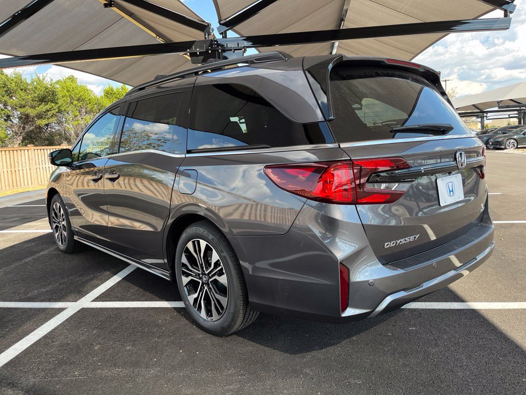 New 2027 Honda Odyssey Elite image 4