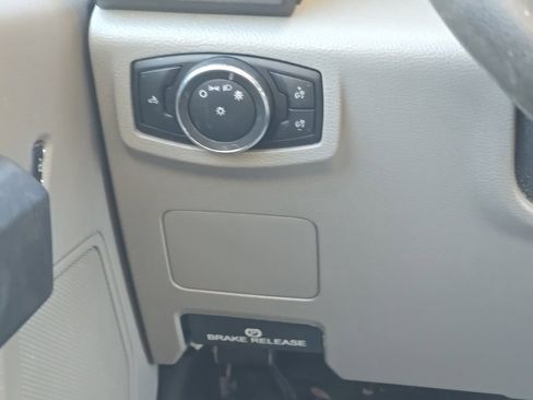 Used 2017 Ford F350 XL image 31