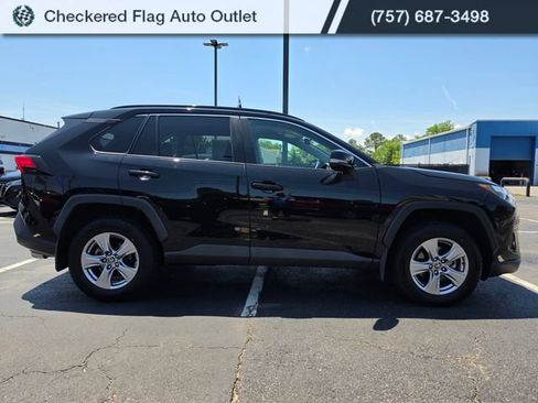 Used 2022 Toyota RAV4 XLE AWD/4WD image 9