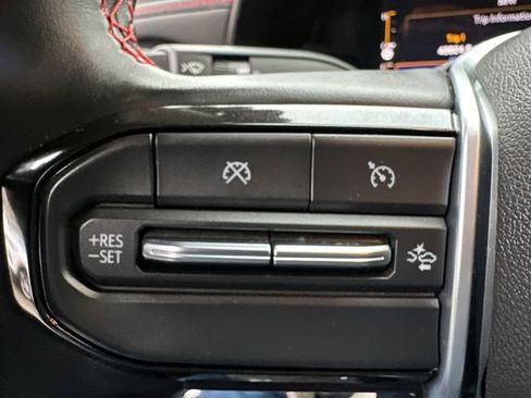 Used 2023 Chevrolet Colorado Z71 w/ Z71 Convenience Package 2 AWD/4WD image 30