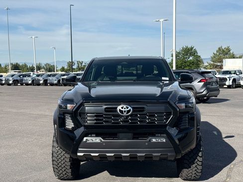 Used 2025 Toyota Tacoma TRD Off-Road w/ TRD Off Road Premium Package AWD/4WD image 2