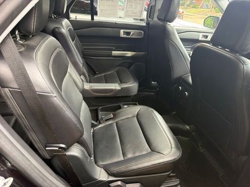 Used 2021 Ford Explorer Limited w/ Equipment Group 301A AWD/4WD image 28