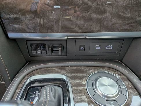 Used 2024 Nissan Armada Platinum w/ Captain's Chairs Package RWD image 35