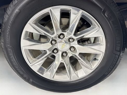 Used 2021 Chevrolet Silverado 1500 LTZ w/ LTZ Premium Package AWD/4WD image 31