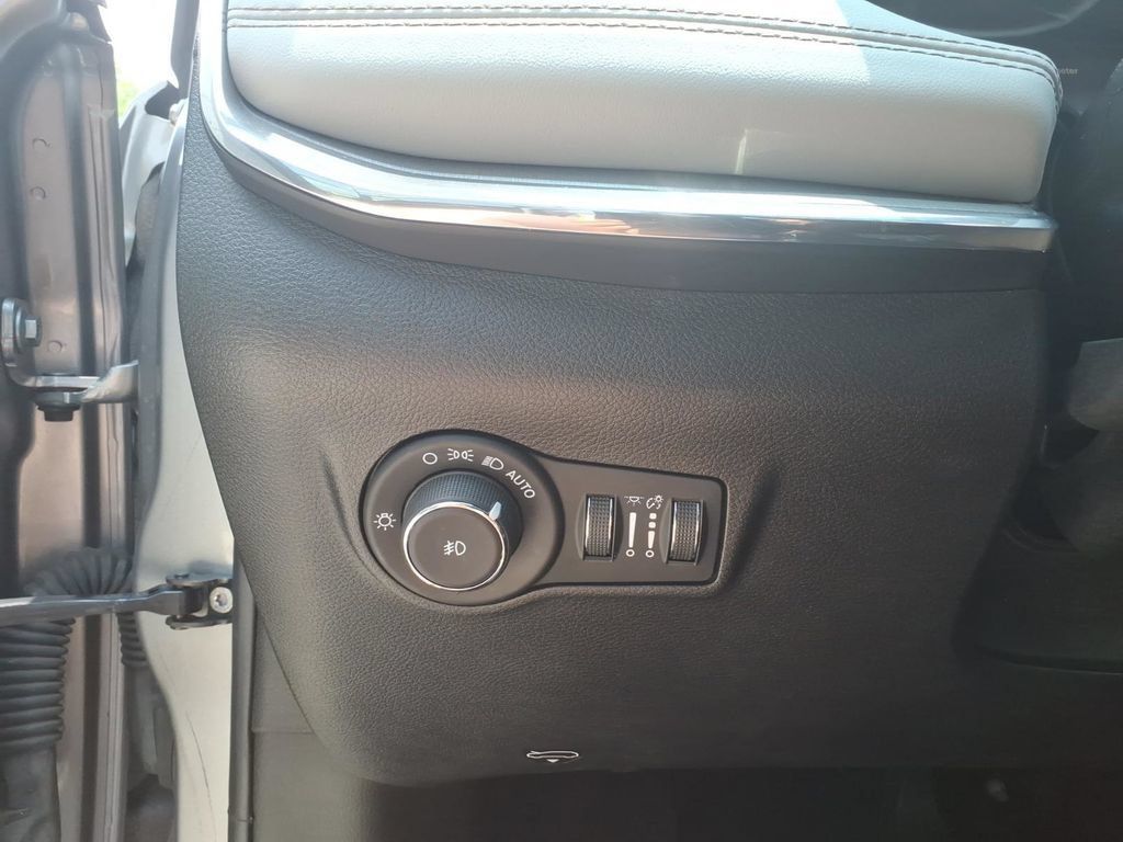Used 2022 Jeep Compass Limited AWD/4WD image 15