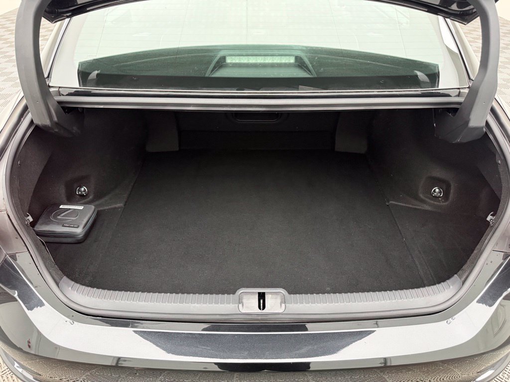 Used 2025 Lexus ES 350 w/ Premium Package FWD image 10