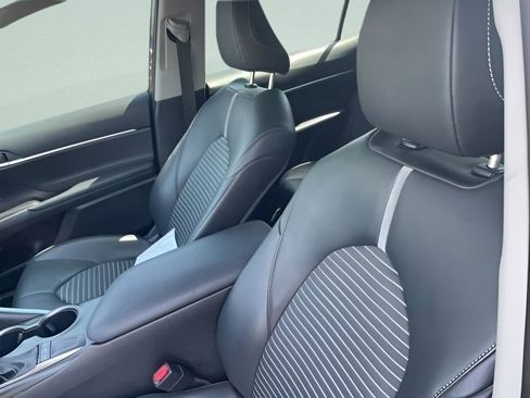 Used 2023 Toyota Camry SE image 17