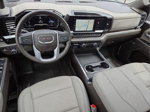 Used 2025 GMC Sierra 2500 SLT w/ SLT Premium Package AWD/4WD image 11