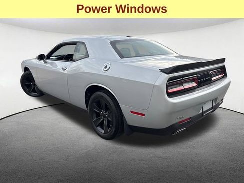 Used 2023 Dodge Challenger SXT RWD image 10