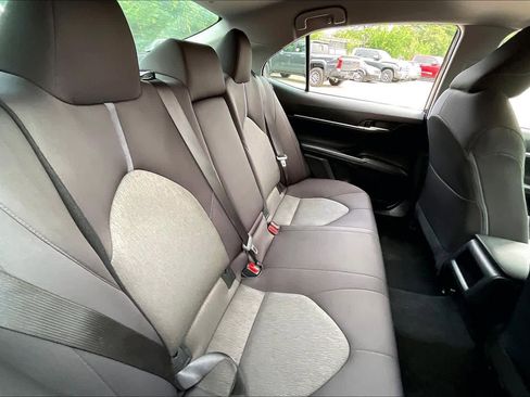 Used 2022 Toyota Camry LE FWD image 19
