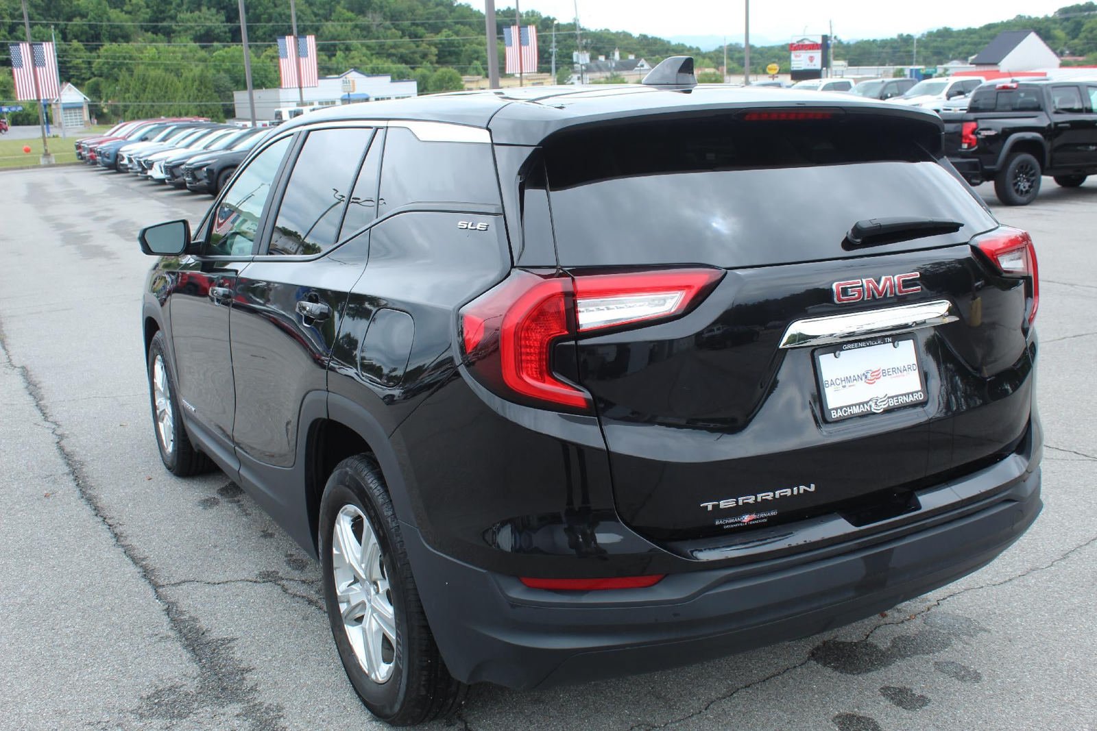 Used 2024 GMC Terrain SLE FWD image 5