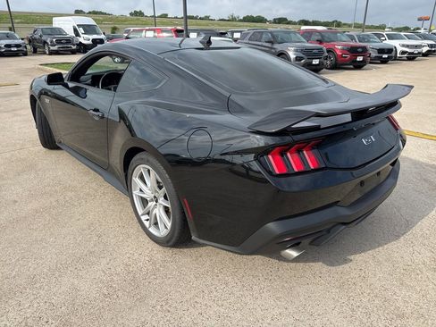 Used 2024 Ford Mustang GT Premium image 5