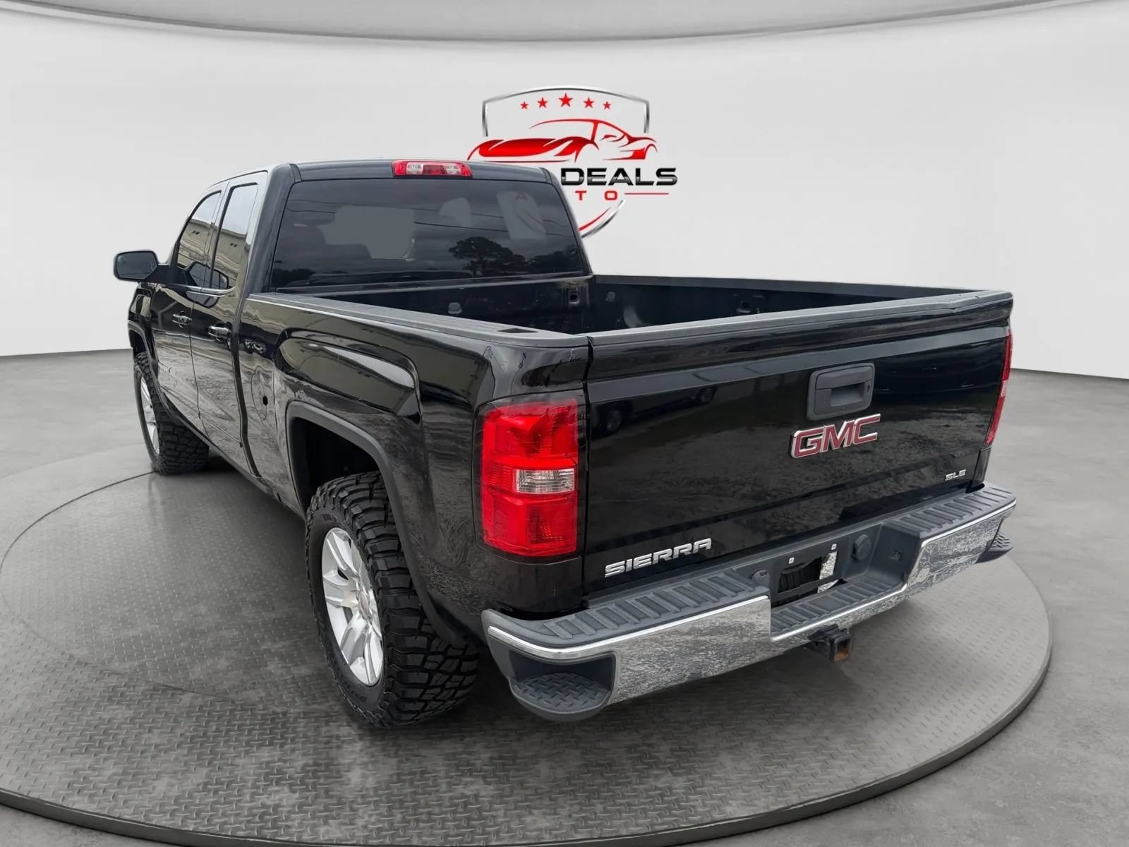 Used 2016 GMC Sierra 1500 SLE w/ SLE Value Package AWD/4WD image 3