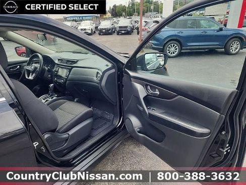 Certified 2019 Nissan Rogue SV w/ Premium Package AWD/4WD image 30
