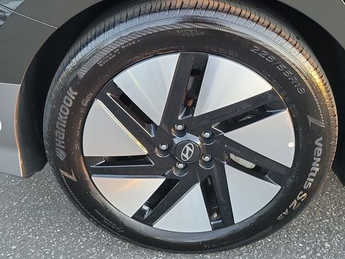 Certified 2023 Hyundai Ioniq 6 SE image 24