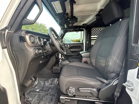 Used 2022 Jeep Wrangler Sport AWD/4WD image 11