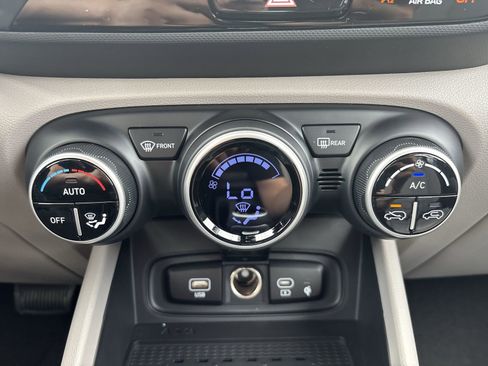 New 2026 Hyundai Venue SEL FWD image 19