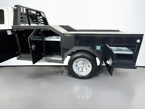 Used 2026 RAM 4500 4x4 Crew Cab DRW w/ Laramie Trim Package image 38
