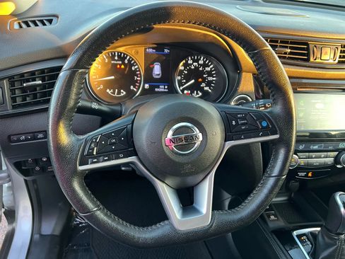 Used 2020 Nissan Rogue SL image 42