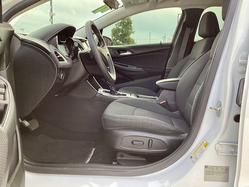 Used 2017 Chevrolet Cruze LT w/ Convenience Package image 9