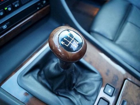 Used 1998 BMW 735i image 18