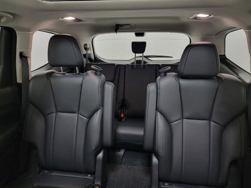Used 2025 Subaru Ascent Touring AWD/4WD image 13