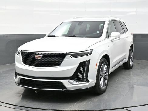 Certified 2025 Cadillac XT6 Premium Luxury w/ Platinum Package AWD/4WD image 2