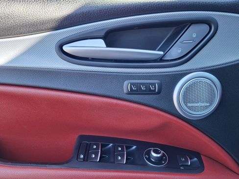 Used 2018 Alfa Romeo Stelvio Ti Sport image 17