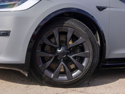 Used 2022 Tesla Model X Plaid image 4