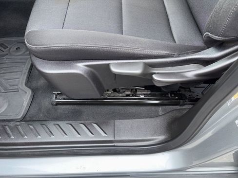 Used 2024 Chevrolet Colorado W/T image 10