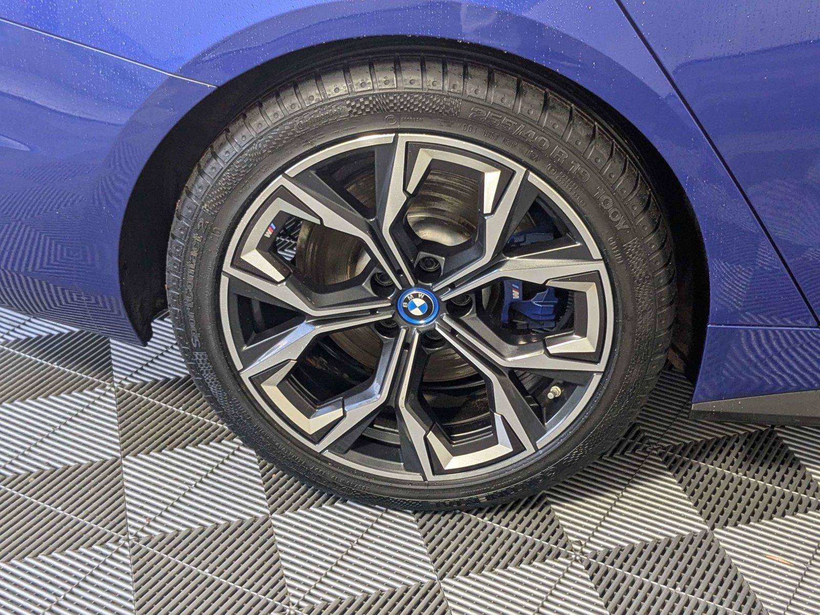 Used 2023 BMW i4 eDrive40 w/ M Sport Package RWD image 9
