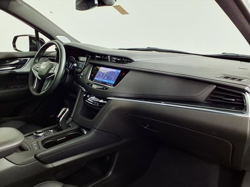 Certified 2025 Cadillac XT5 Premium Luxury image 9