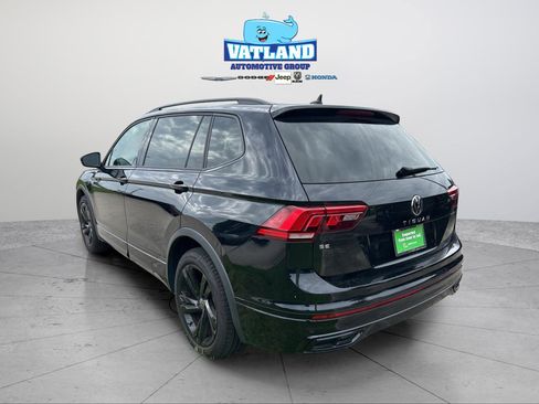 Used 2024 Volkswagen Tiguan SE R-Line FWD image 3
