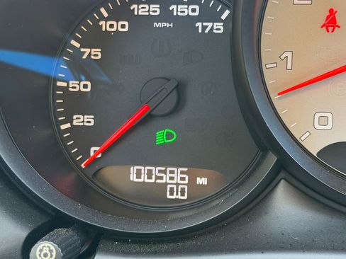 Used 2015 Porsche Macan S image 30