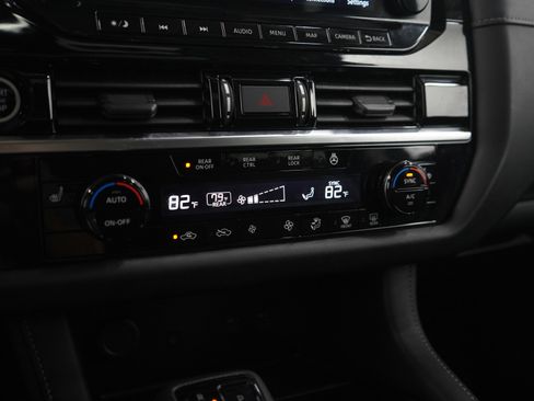 Used 2023 Nissan Pathfinder SL w/ SL Premium Package image 24