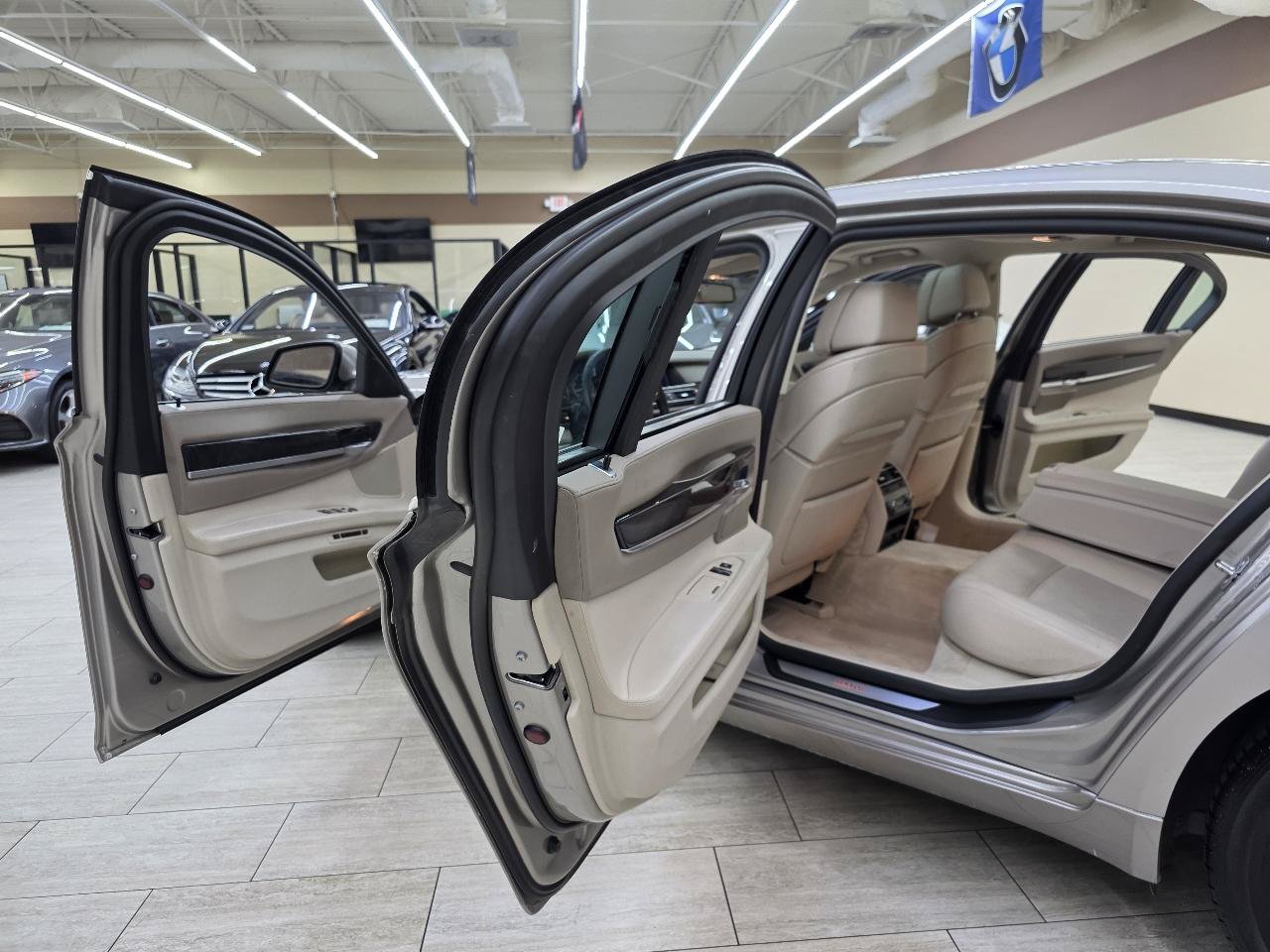 Used 2011 BMW 750Li xDrive AWD/4WD image 15