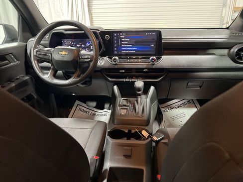 Used 2024 Chevrolet Colorado W/T image 13