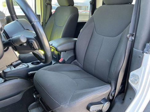 Used 2015 Jeep Wrangler Sport AWD/4WD image 15