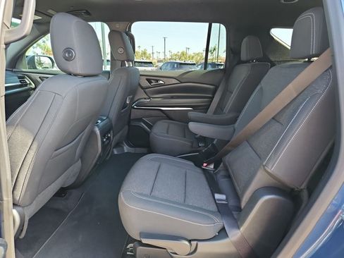 Used 2025 Chevrolet Traverse LT w/ Driver Confidence Package FWD image 24