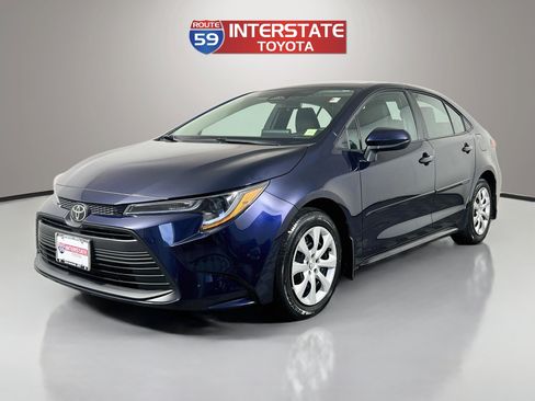 Used 2026 Toyota Corolla LE FWD image 3