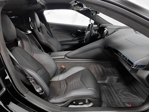 Used 2025 Chevrolet Corvette Z06 w/ Stealth Interior Trim Package RWD image 2