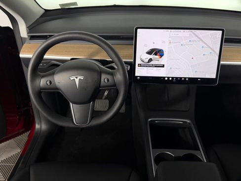 Used 2025 Tesla Model Y Long Range image 11