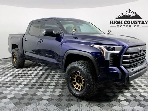 Used 2022 Toyota Tundra SR5 w/ SR5 Convenience Package image 1