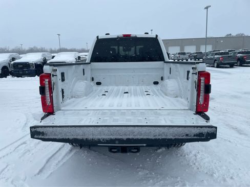 Used 2023 Ford F250 Lariat w/ Chrome Package image 12