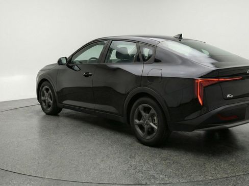 Used 2025 Kia K4 LXS image 6