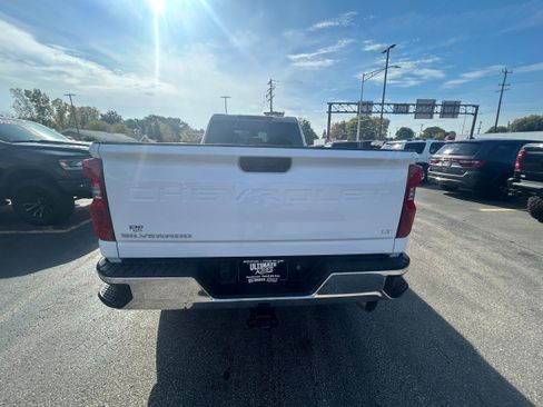 Used 2024 Chevrolet Silverado 3500 LT image 4