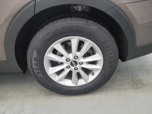 Used 2020 Kia Sorento LX AWD/4WD image 31